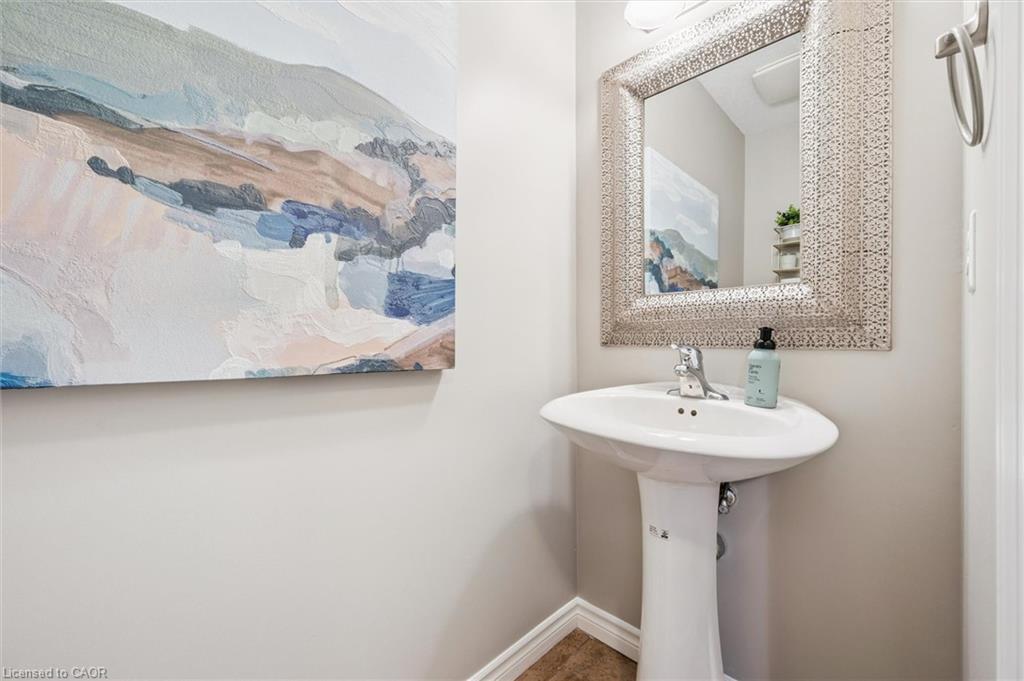 10 Katemore Drive, Guelph, ON - Indoor Photo Showing Bathroom
