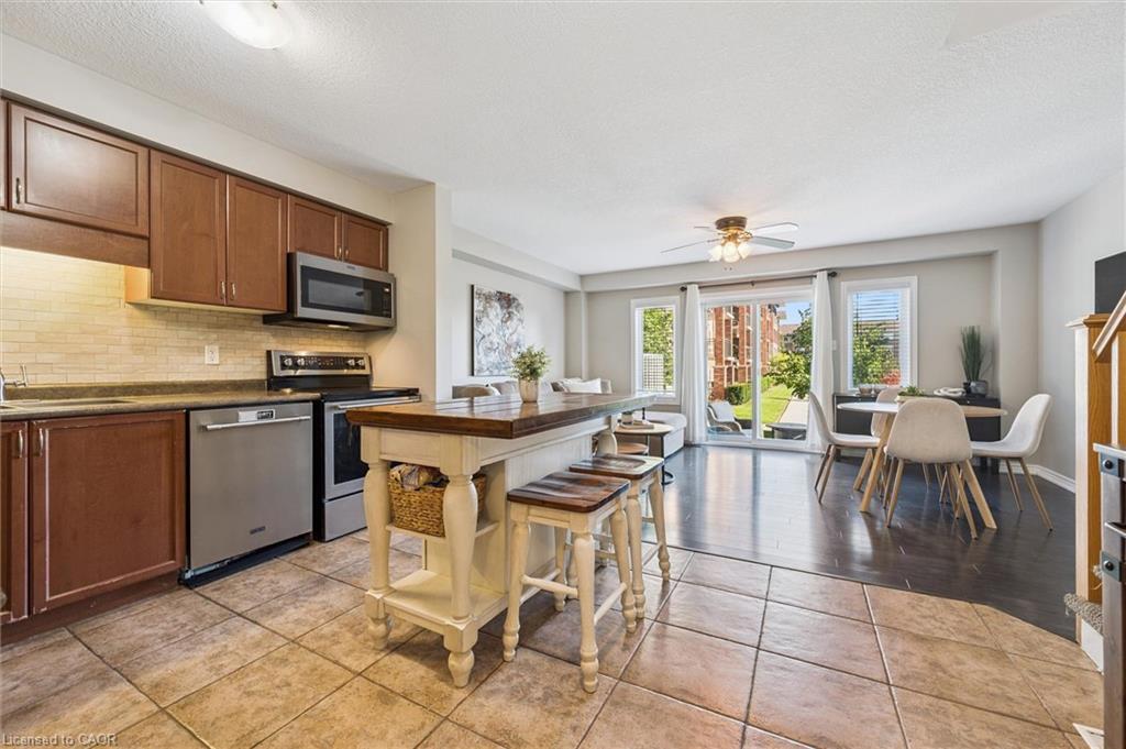 10 Katemore Drive, Guelph, ON - Indoor Photo Showing Kitchen With Stainless Steel Kitchen