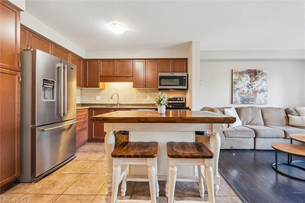 10 Katemore Drive, Guelph, ON - Indoor Photo Showing Kitchen With Stainless Steel Kitchen