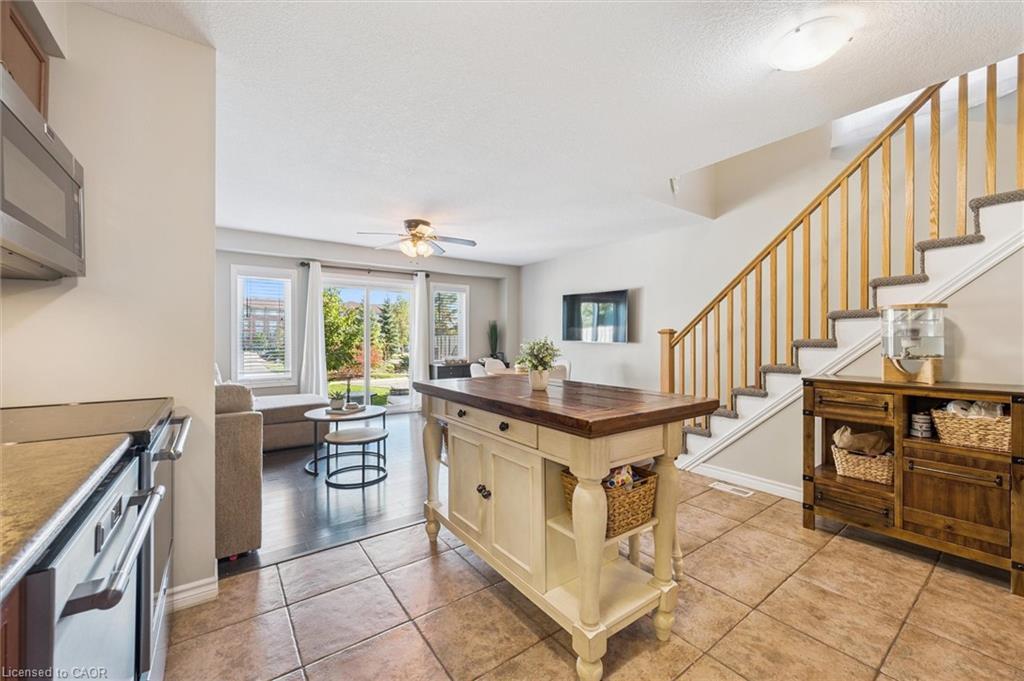 10 Katemore Drive, Guelph, ON - Indoor Photo Showing Kitchen