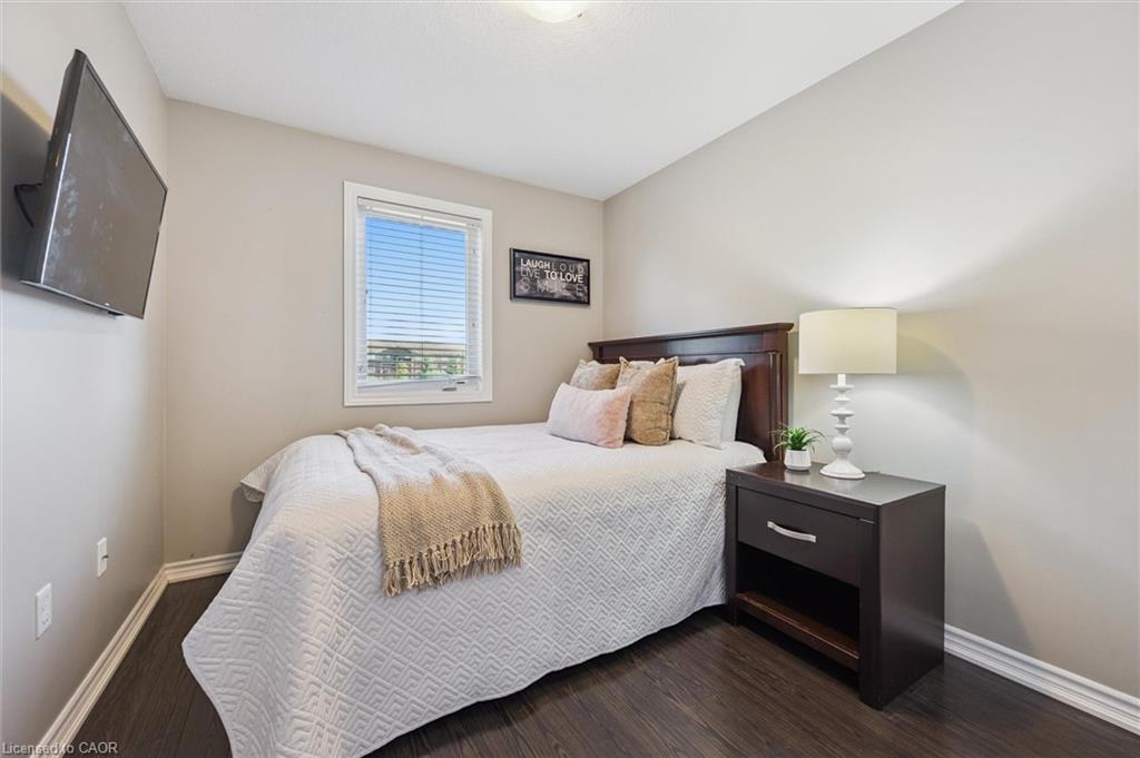 10 Katemore Drive, Guelph, ON - Indoor Photo Showing Bedroom