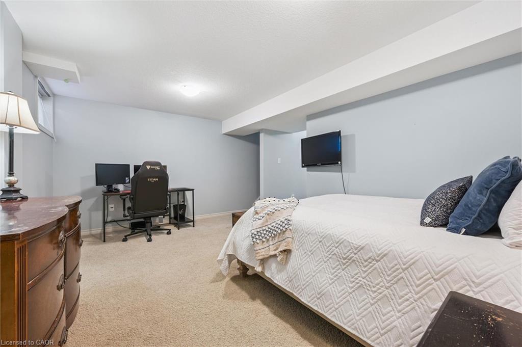 10 Katemore Drive, Guelph, ON - Indoor Photo Showing Bedroom