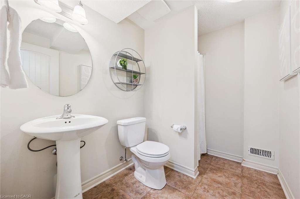 10 Katemore Drive, Guelph, ON - Indoor Photo Showing Bathroom