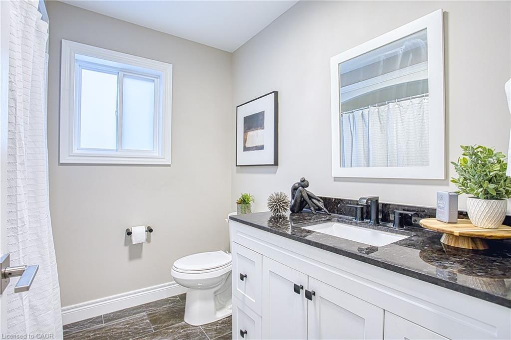 43 Sauer Avenue, Welland, ON - Indoor Photo Showing Bathroom