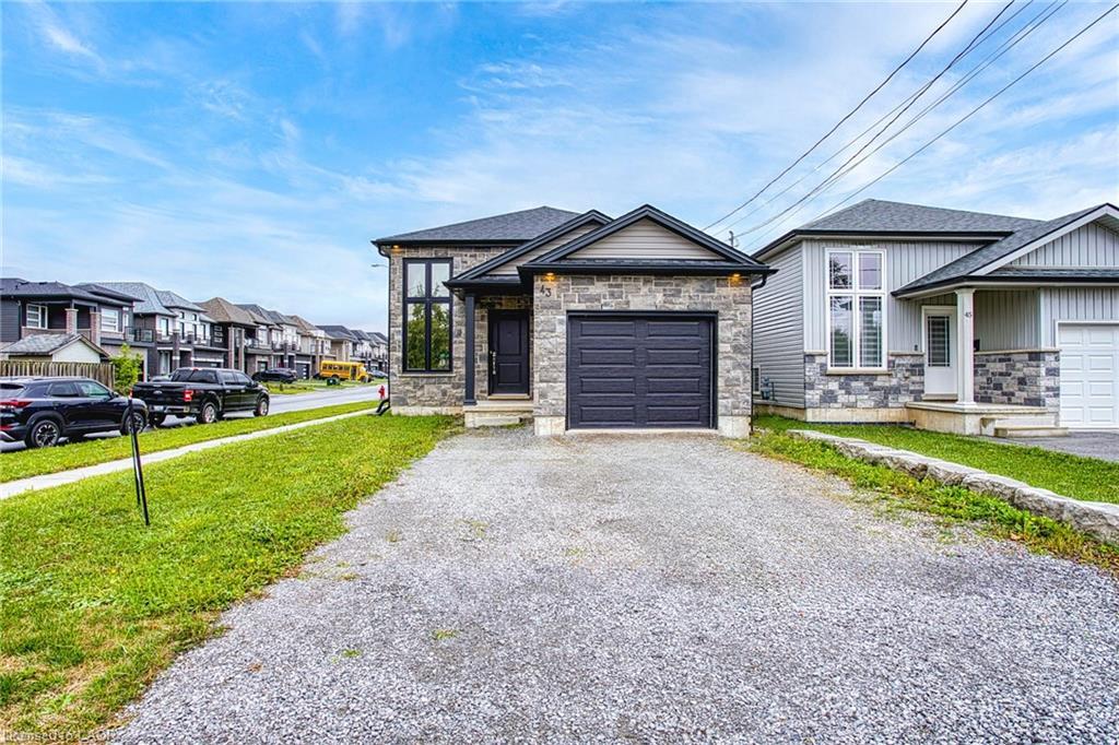 43 Sauer Avenue, Welland, ON - Outdoor With Facade