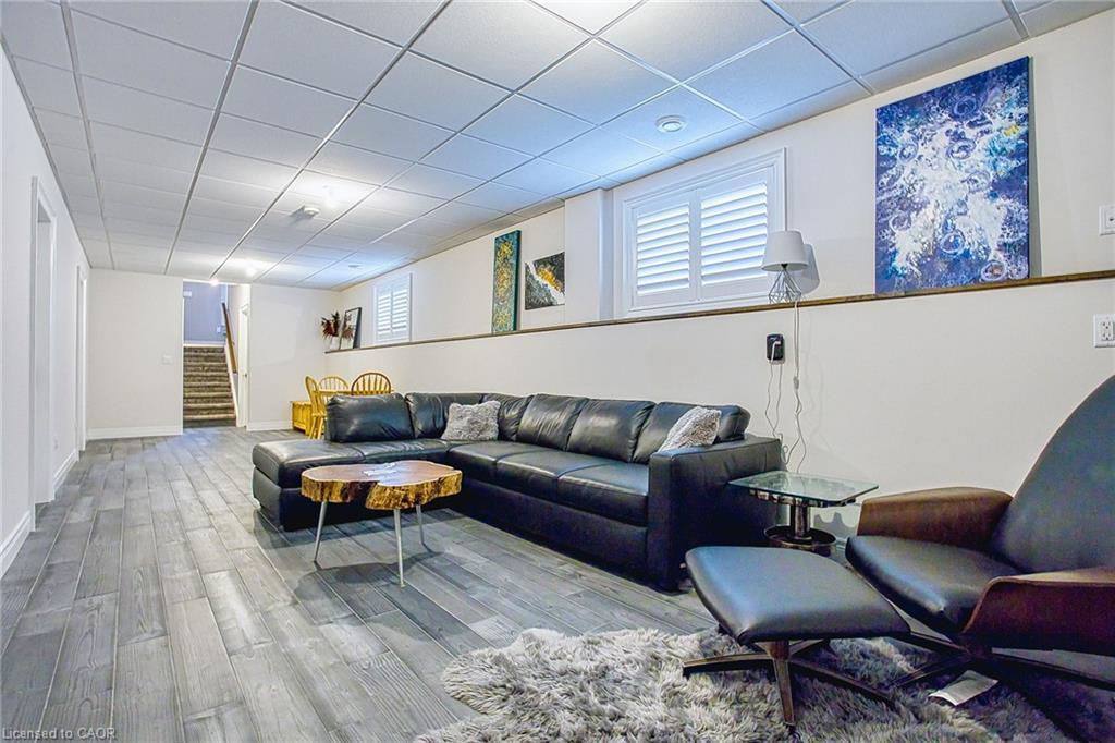 43 Sauer Avenue, Welland, ON - Indoor Photo Showing Living Room