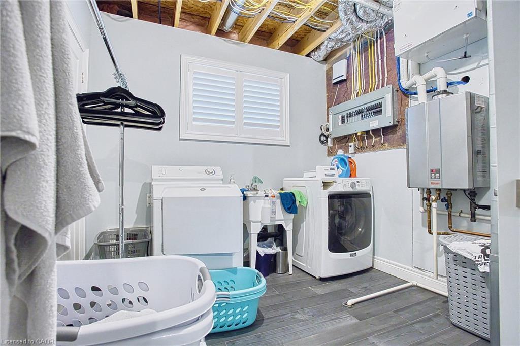 43 Sauer Avenue, Welland, ON - Indoor Photo Showing Laundry Room