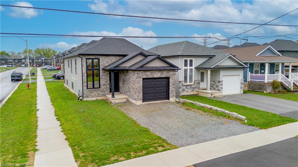 43 Sauer Avenue, Welland, ON - Outdoor With Facade