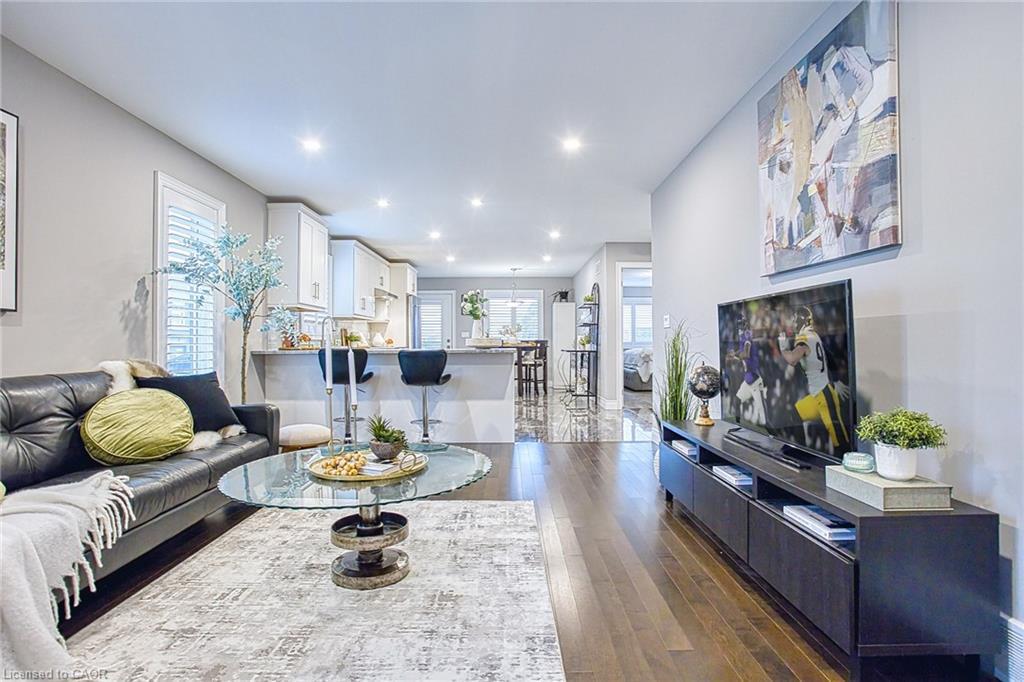 43 Sauer Avenue, Welland, ON - Indoor Photo Showing Living Room