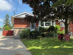 15 Jellicoe Court  Hamilton, ON L9A 4T1
