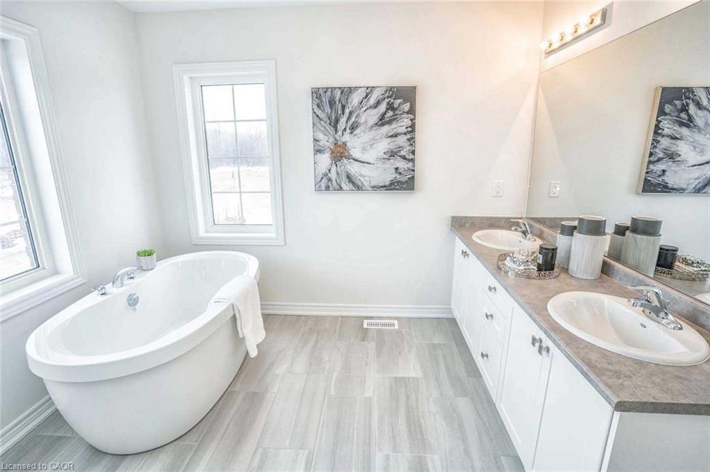 525 Red Elm Road, Shelburne, ON - Indoor Photo Showing Bathroom