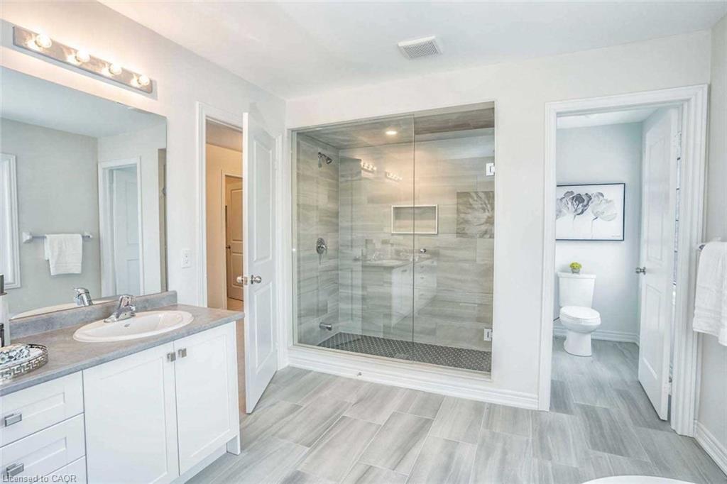 525 Red Elm Road, Shelburne, ON - Indoor Photo Showing Bathroom