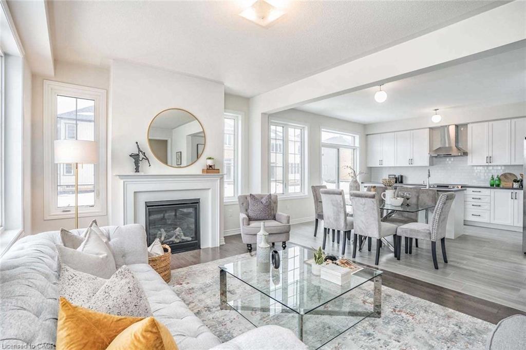 525 Red Elm Road, Shelburne, ON - Indoor Photo Showing Living Room With Fireplace