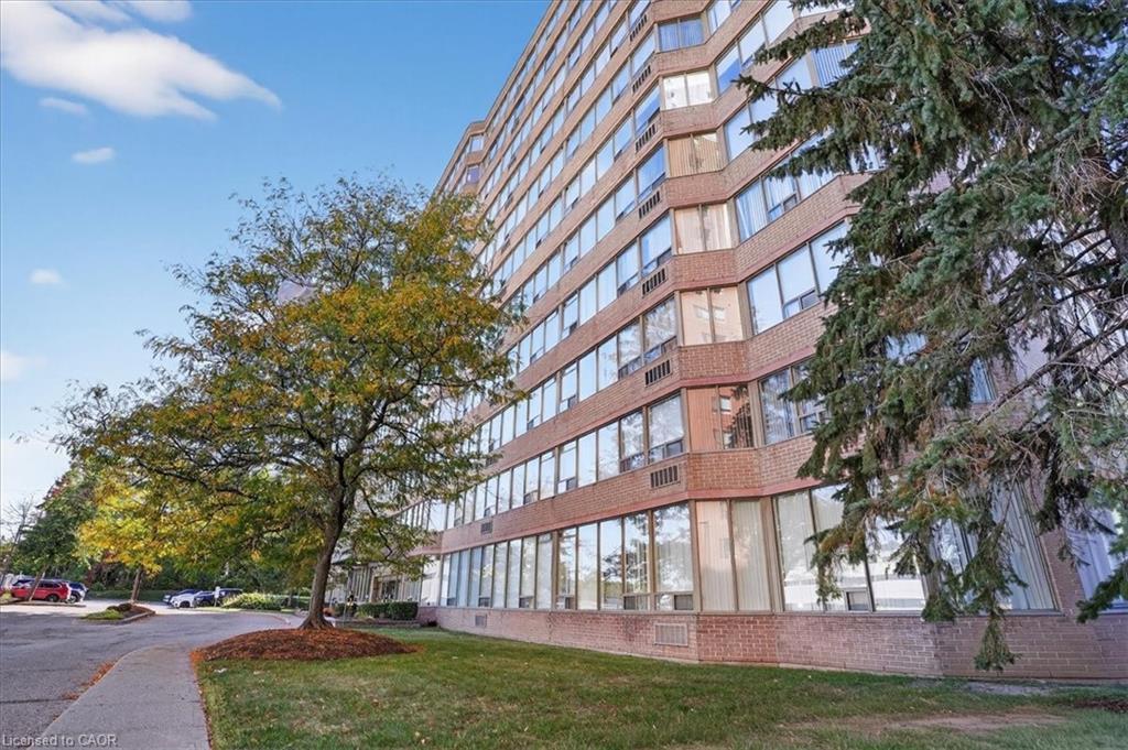 506-3227 King Street E, Kitchener, ON - Outdoor