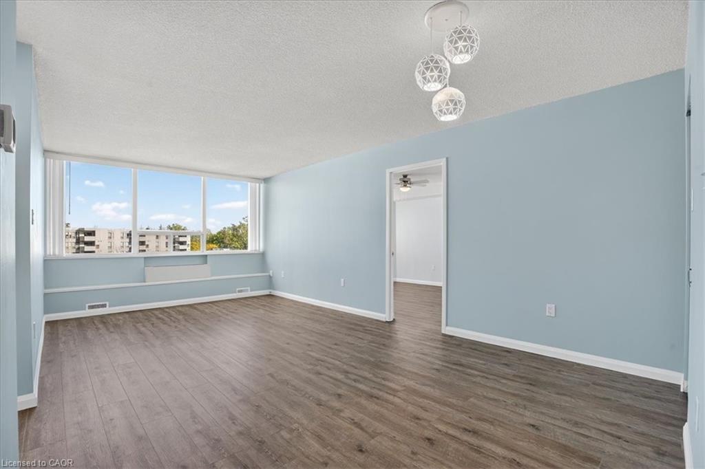 506-3227 King Street E, Kitchener, ON - Indoor Photo Showing Other Room