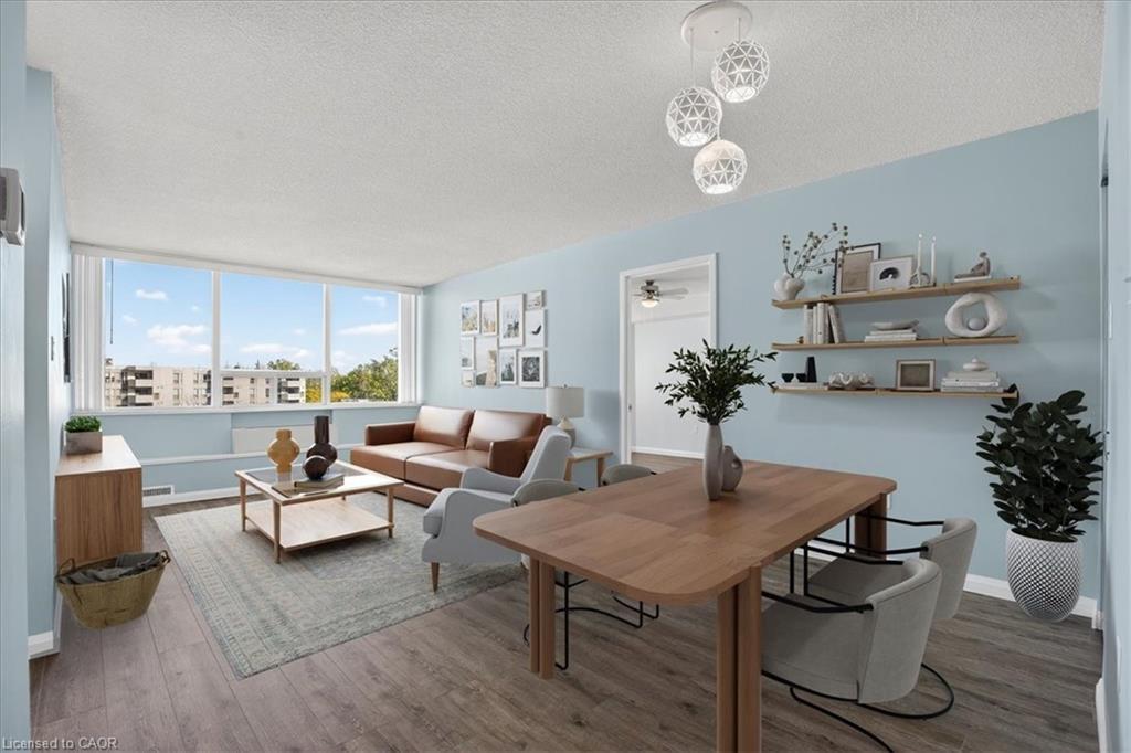 506-3227 King Street E, Kitchener, ON - Indoor Photo Showing Living Room