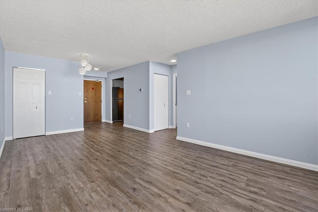 506-3227 King Street E, Kitchener, ON - Indoor Photo Showing Other Room