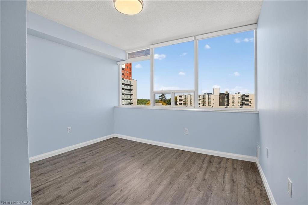 506-3227 King Street E, Kitchener, ON - Indoor Photo Showing Other Room