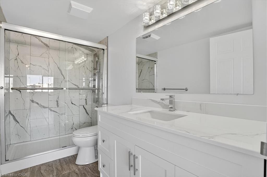 506-3227 King Street E, Kitchener, ON - Indoor Photo Showing Bathroom