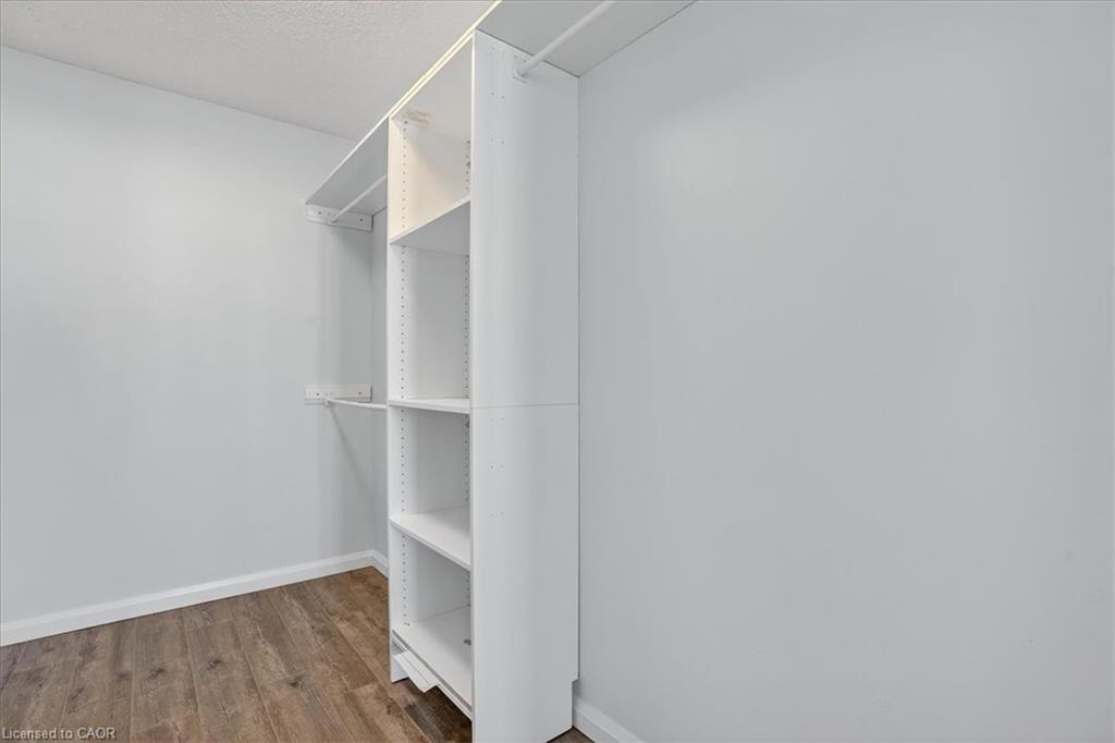 506-3227 King Street E, Kitchener, ON - Indoor With Storage