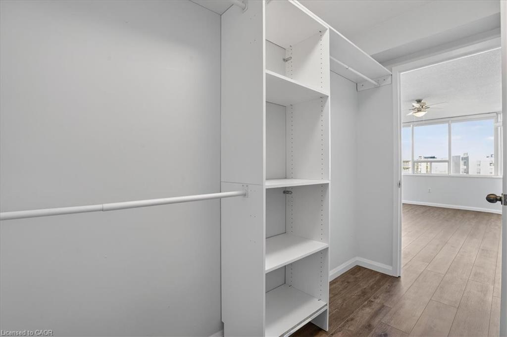 506-3227 King Street E, Kitchener, ON - Indoor With Storage