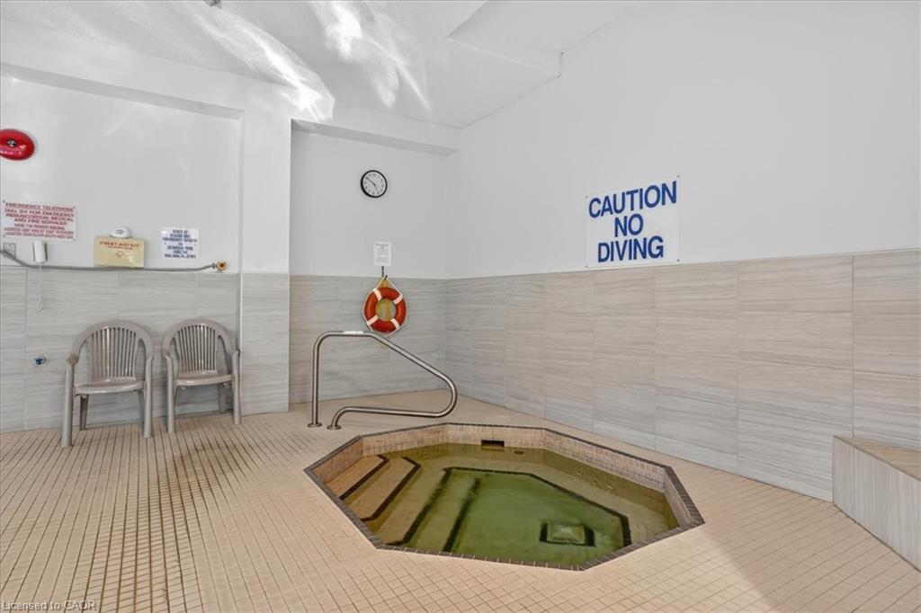 506-3227 King Street E, Kitchener, ON - Indoor Photo Showing Other Room