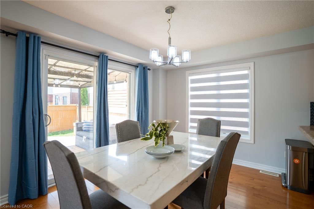 2427 Asima Drive, London, ON - Indoor Photo Showing Dining Room