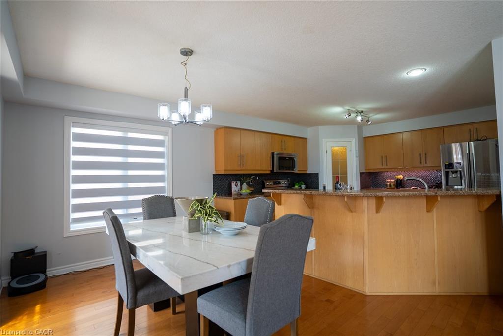 2427 Asima Drive, London, ON - Indoor Photo Showing Dining Room