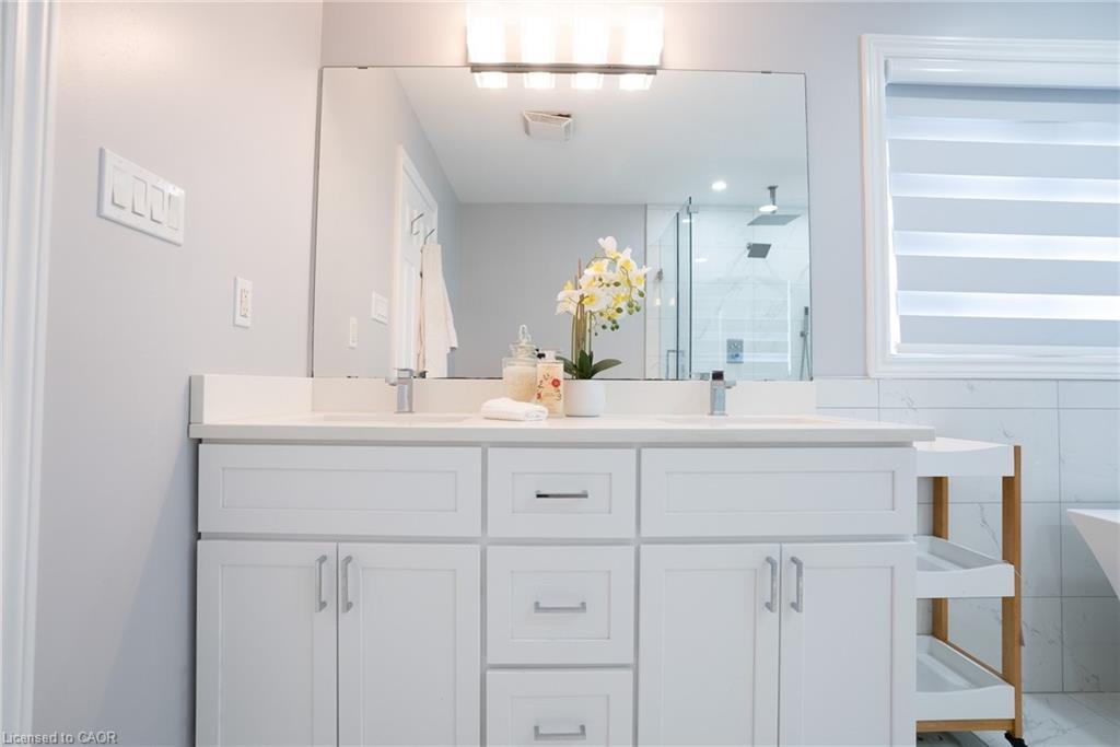 2427 Asima Drive, London, ON - Indoor Photo Showing Bathroom