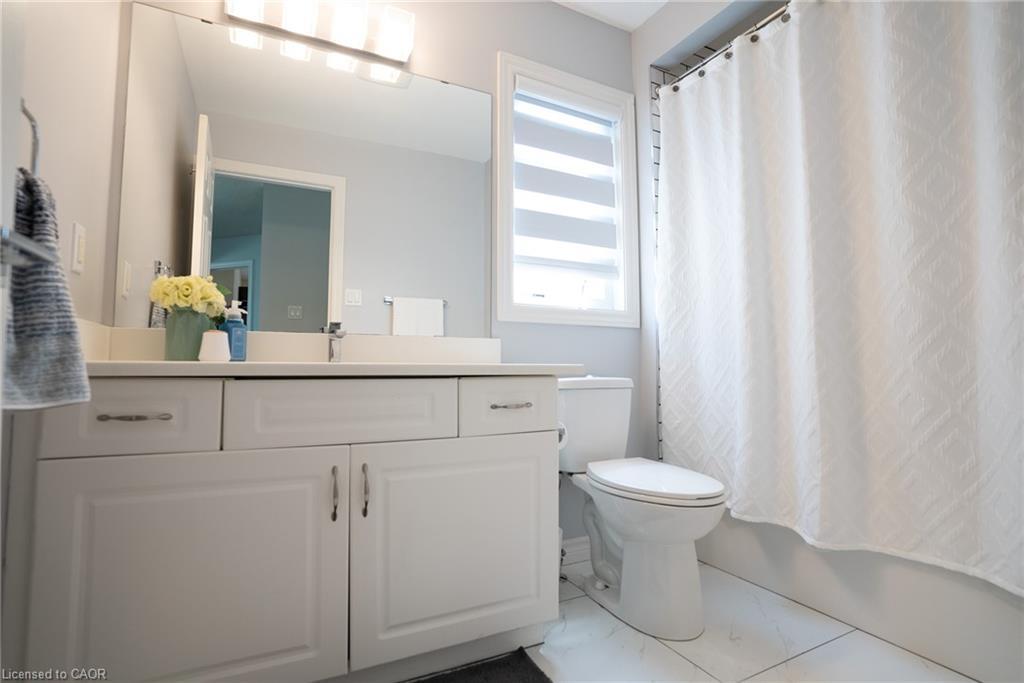 2427 Asima Drive, London, ON - Indoor Photo Showing Bathroom