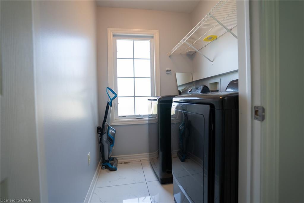 2427 Asima Drive, London, ON - Indoor Photo Showing Laundry Room