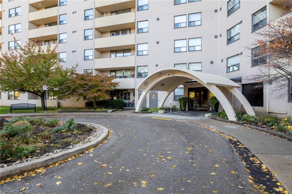 616-700 Dynes Road, Burlington, ON - Outdoor With Balcony With Facade