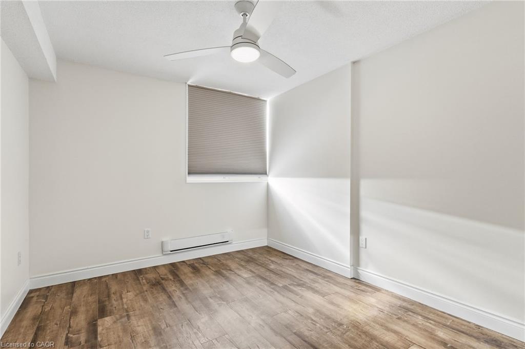 616-700 Dynes Road, Burlington, ON - Indoor Photo Showing Other Room