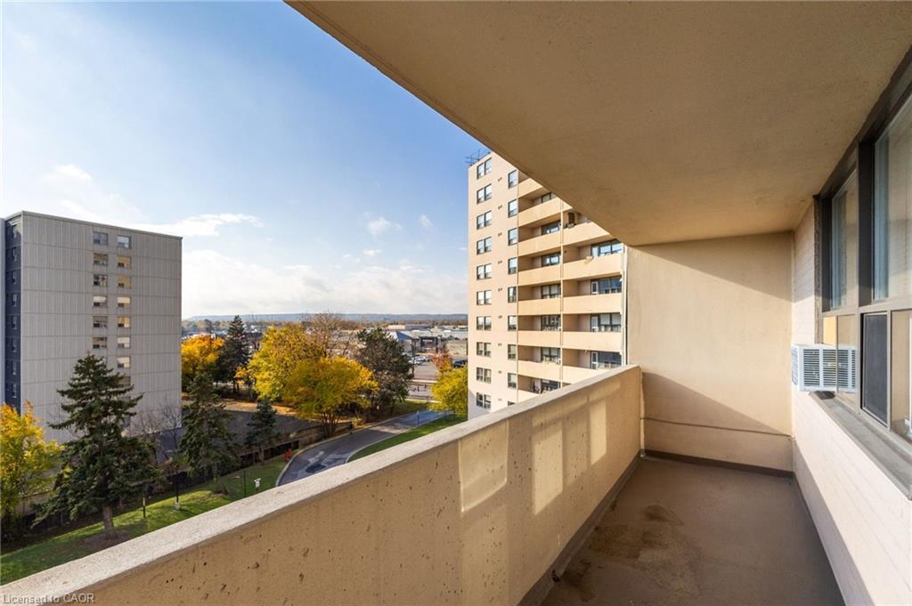 616-700 Dynes Road, Burlington, ON - Outdoor With Balcony With Exterior