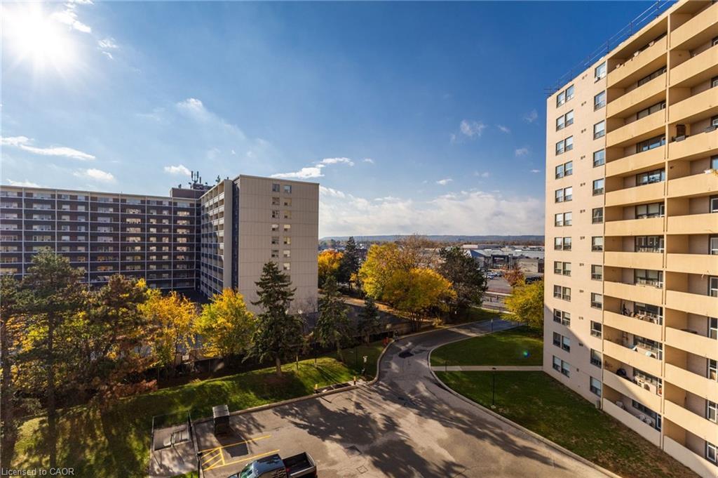 616-700 Dynes Road, Burlington, ON - Outdoor With Facade