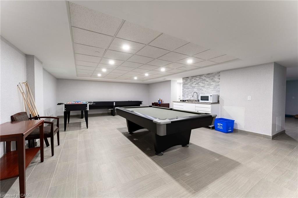 616-700 Dynes Road, Burlington, ON - Indoor Photo Showing Other Room