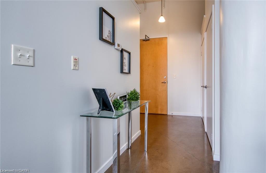 212-404 King Street W, Kitchener, ON - Indoor Photo Showing Other Room
