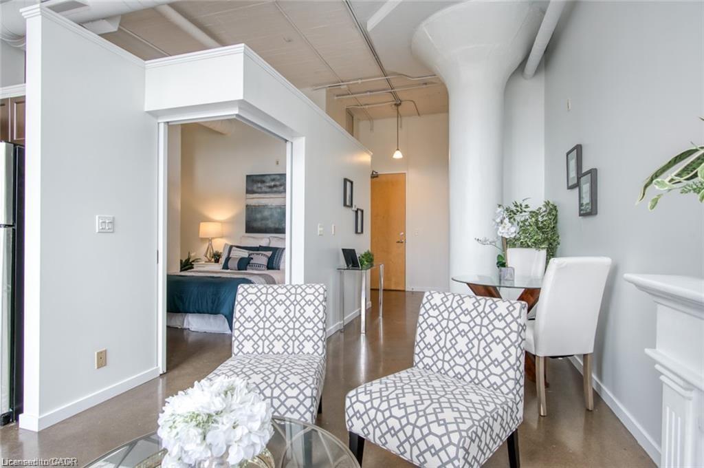 212-404 King Street W, Kitchener, ON - Indoor Photo Showing Other Room