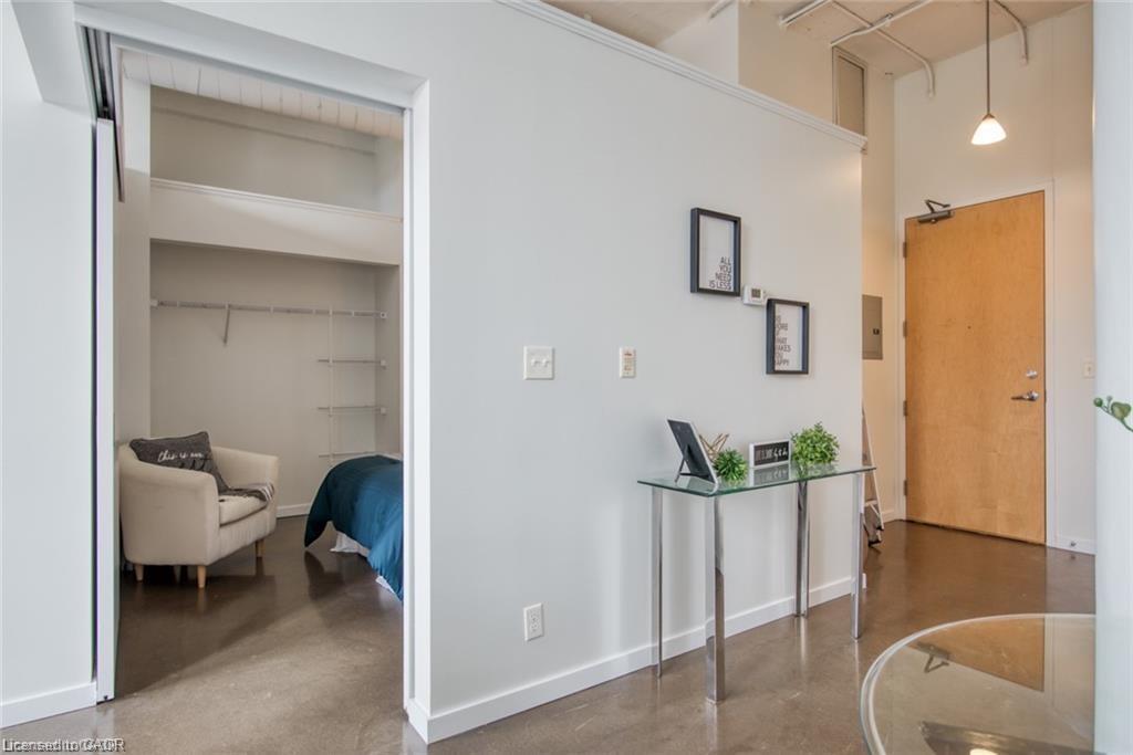 212-404 King Street W, Kitchener, ON - Indoor Photo Showing Other Room