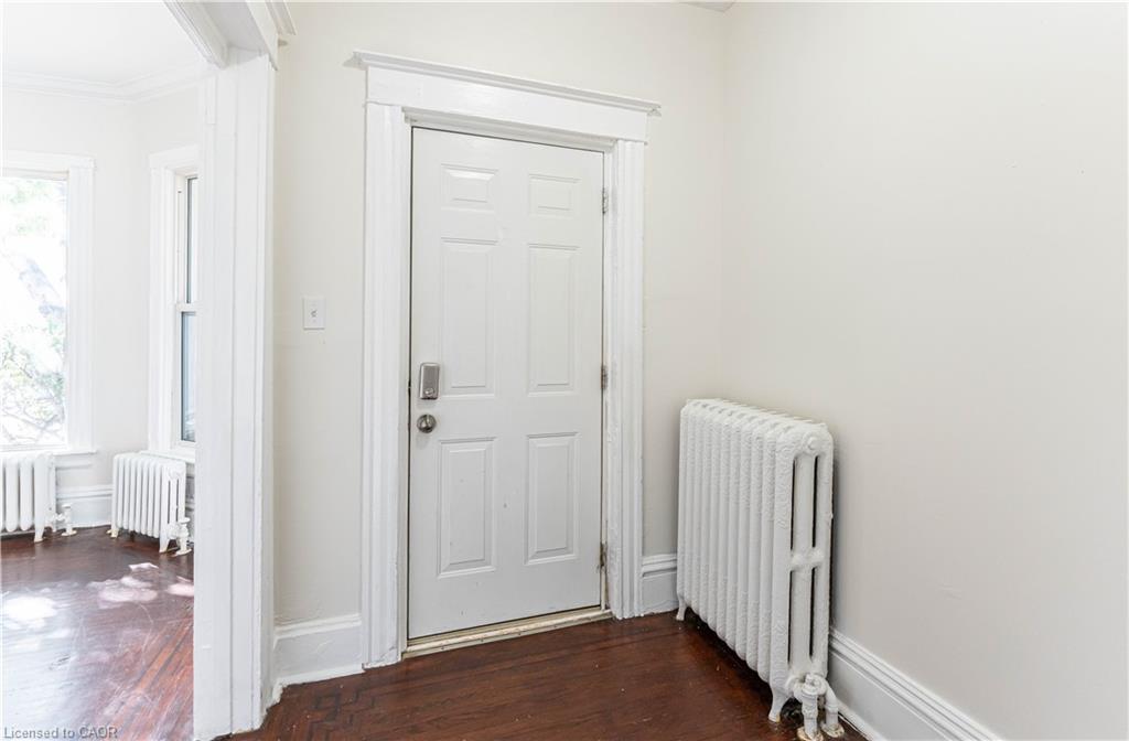 87 Gage Avenue S, Hamilton, ON - Indoor Photo Showing Other Room