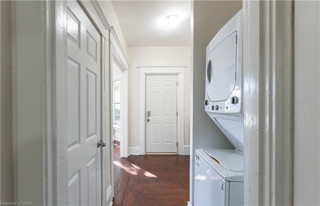87 Gage Avenue S, Hamilton, ON - Indoor Photo Showing Laundry Room