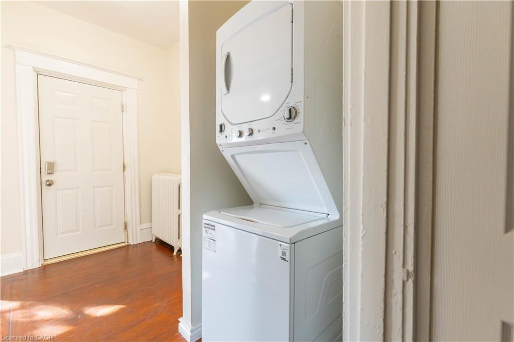 87 Gage Avenue S, Hamilton, ON - Indoor Photo Showing Laundry Room