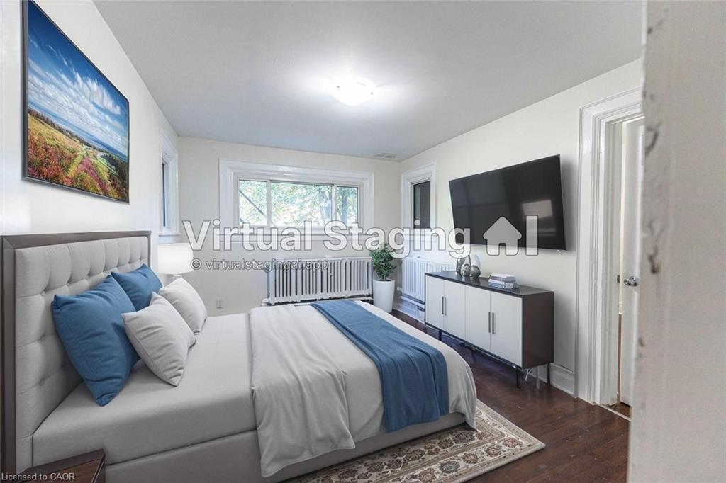 87 Gage Avenue S, Hamilton, ON - Indoor Photo Showing Bedroom