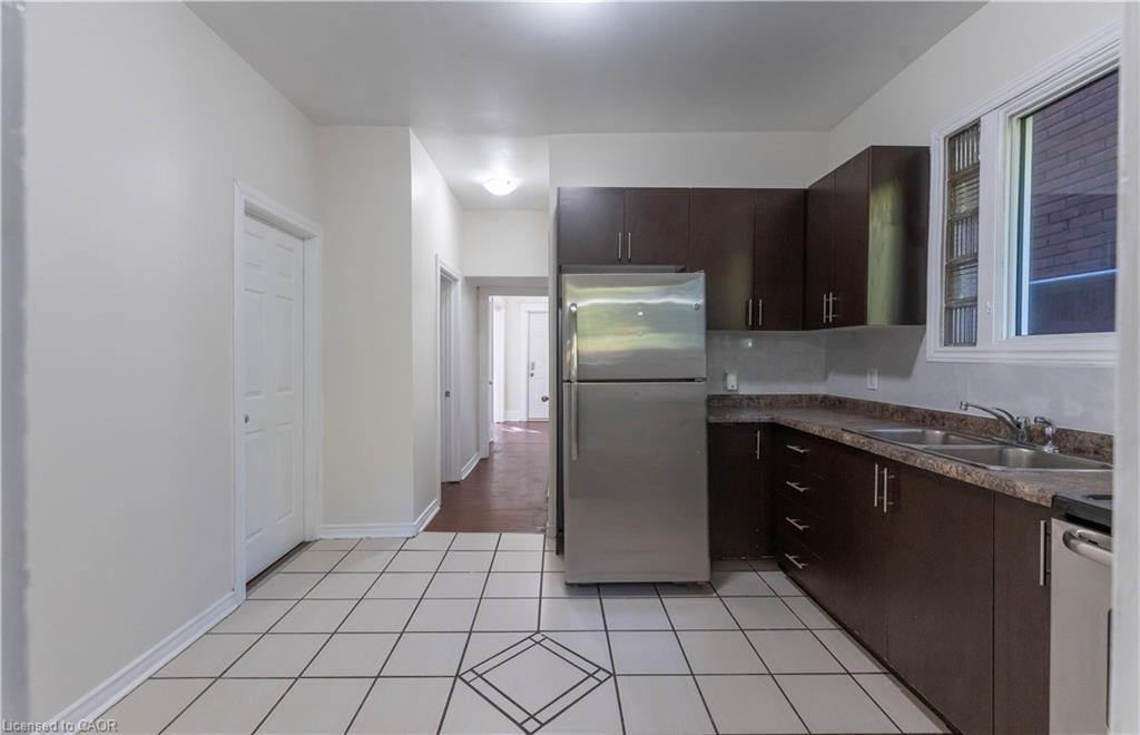 87 Gage Avenue S, Hamilton, ON - Indoor Photo Showing Kitchen With Double Sink