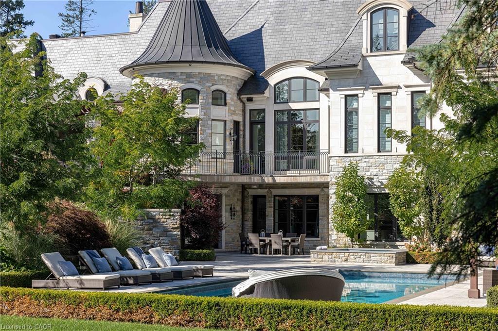 121 Rebecca Court, Maple, ON - Outdoor With In Ground Pool