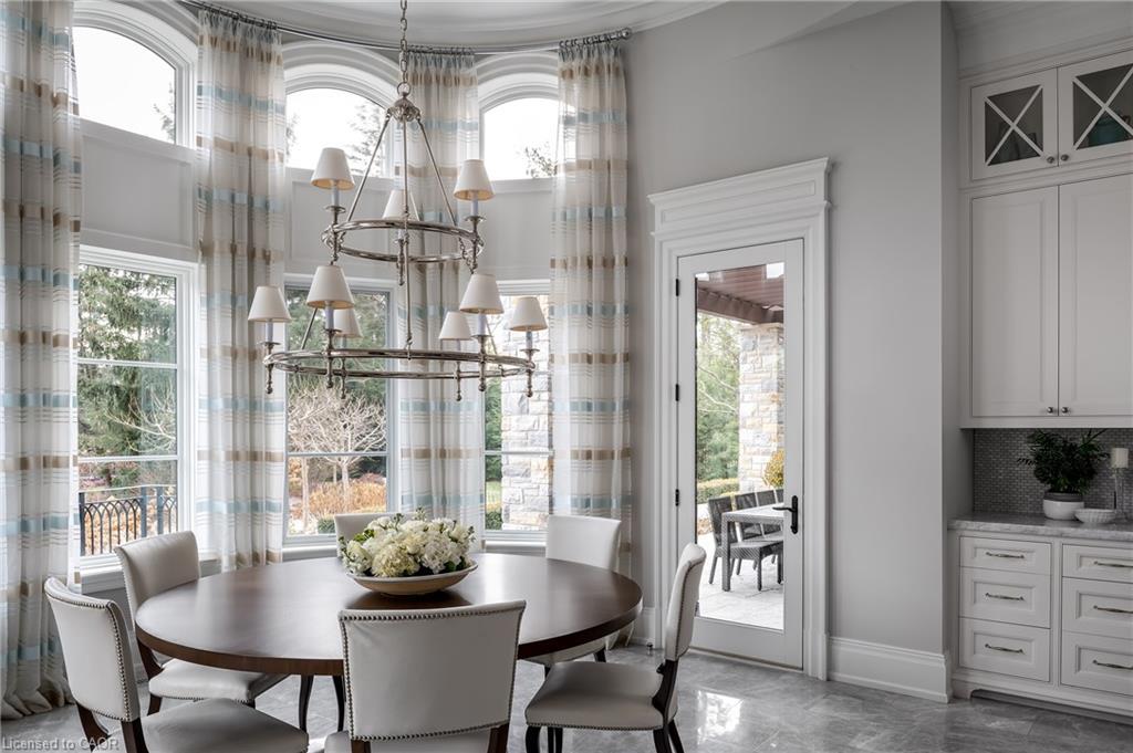 121 Rebecca Court, Maple, ON - Indoor Photo Showing Dining Room