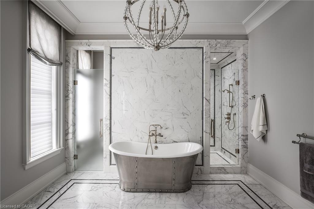 121 Rebecca Court, Maple, ON - Indoor Photo Showing Bathroom