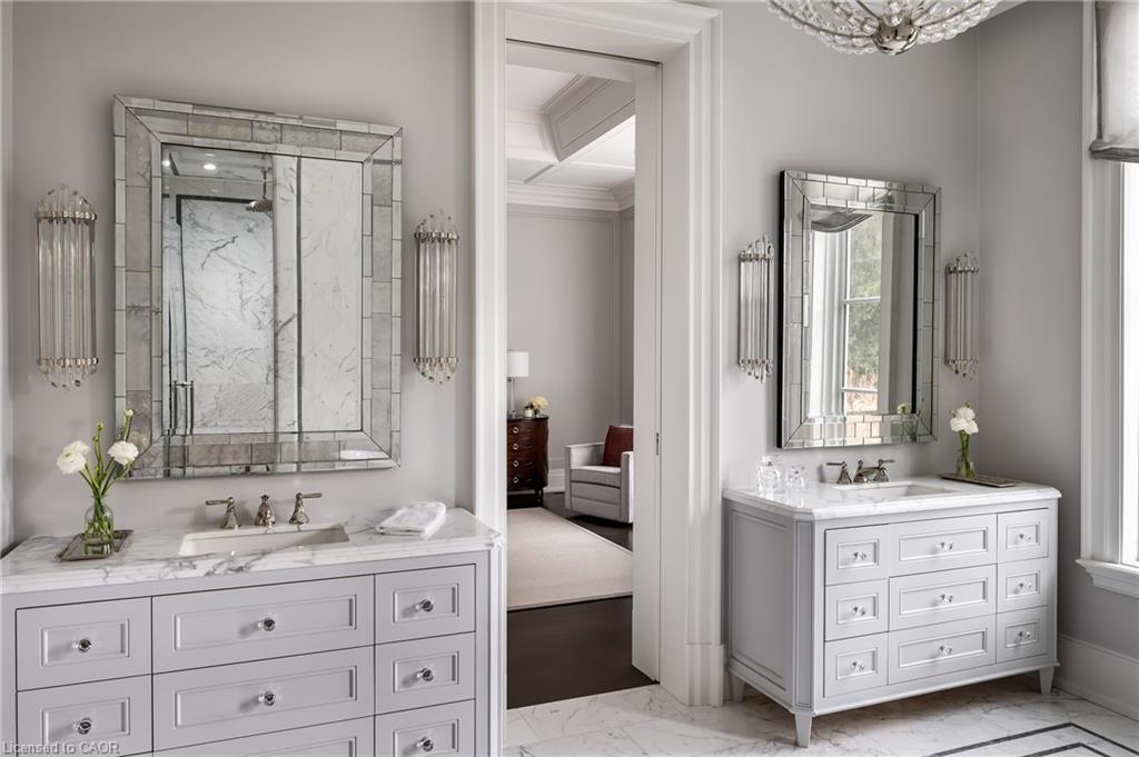 121 Rebecca Court, Maple, ON - Indoor Photo Showing Bathroom