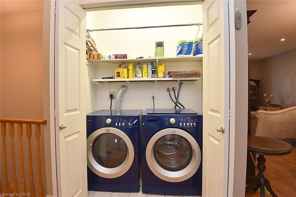 157 Silverbirch Boulevard, Hamilton, ON - Indoor Photo Showing Laundry Room
