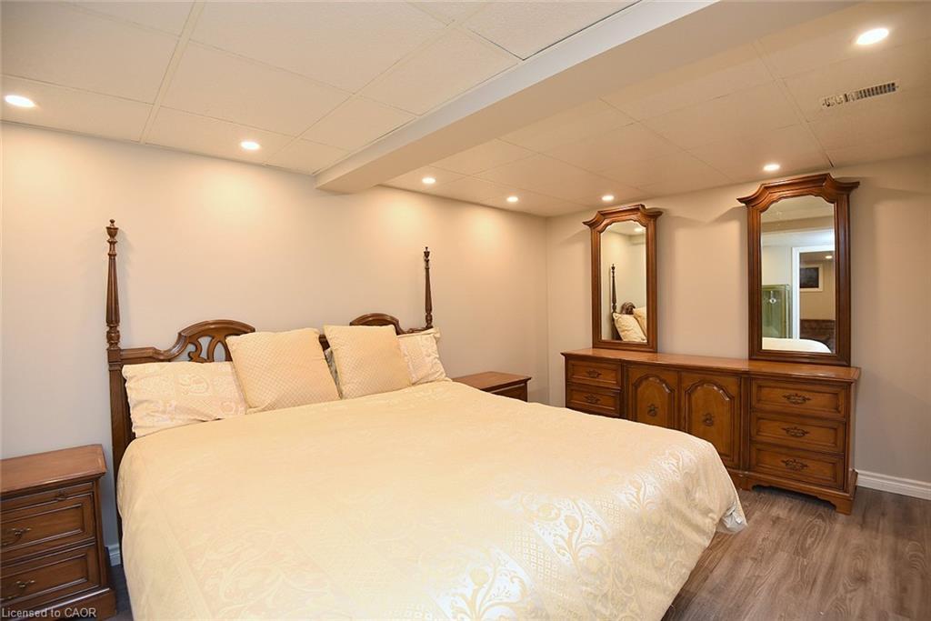 157 Silverbirch Boulevard, Hamilton, ON - Indoor Photo Showing Bedroom